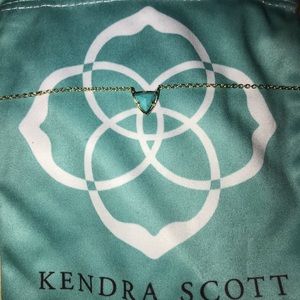 KENDRA SCOTT Perry Triangle Pendant